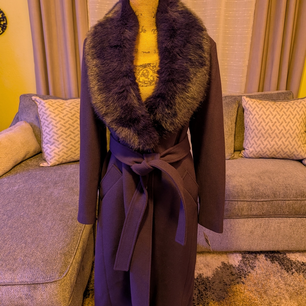 Elegant Purple Coat with Faux Fur Collar